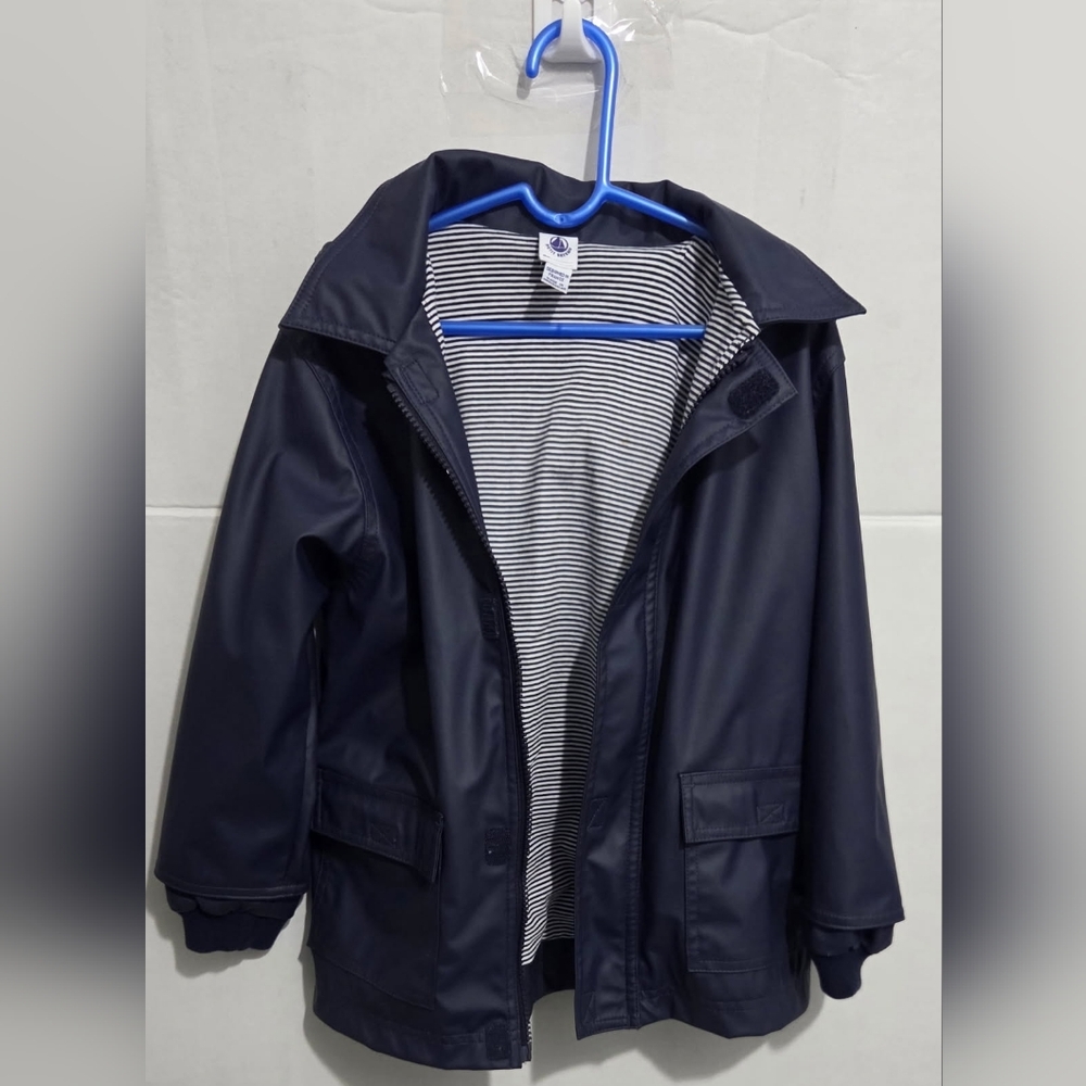 Petit  Kids Unisex Navy Blue Hooded rain coat Size 5ans/108cm